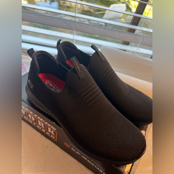 Sketchers Work Footwear - Picture 2 of 13